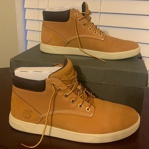 Timberland Earthkeepers Groveton Chukka Boots in Wheat, Men’s Size 10